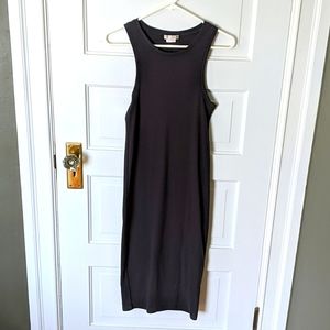 Grey form-fitting sheath dress